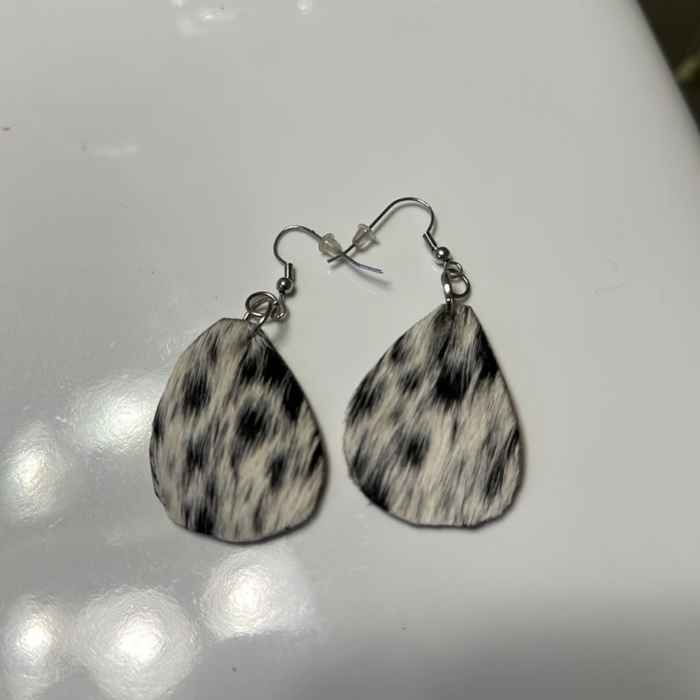 NWOT Cowhid earrings